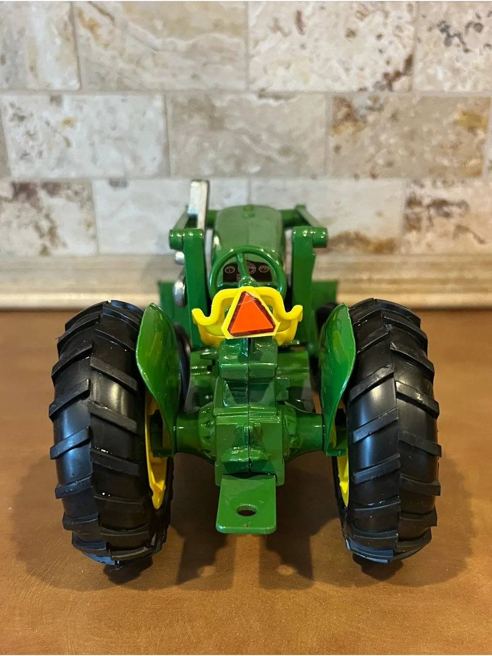 John Deere 0638 1/16 DieCast Utility Tractor w/Loader Toy